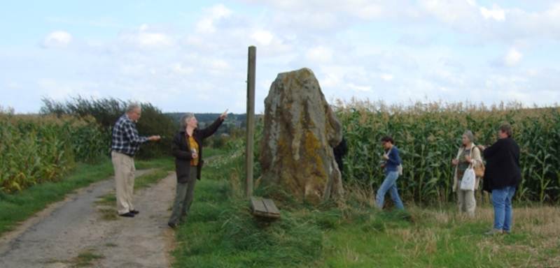 Beschrijving: Beschrijving: 20080907-R01644-la pierre qui roule-llg measuring 600pix-cropped