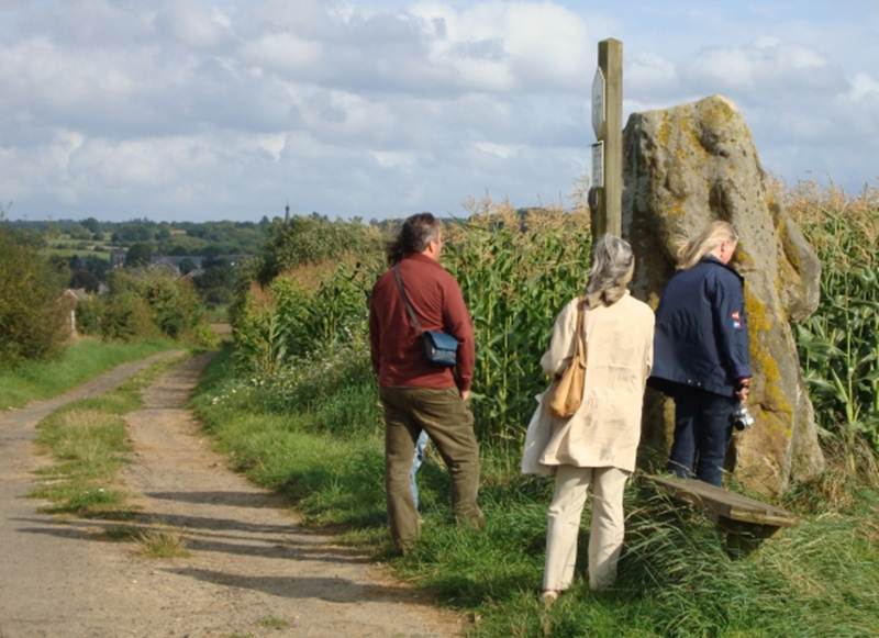 Beschrijving: Beschrijving: 20080907-R01667-la pierre qui roule-cropped-600pix